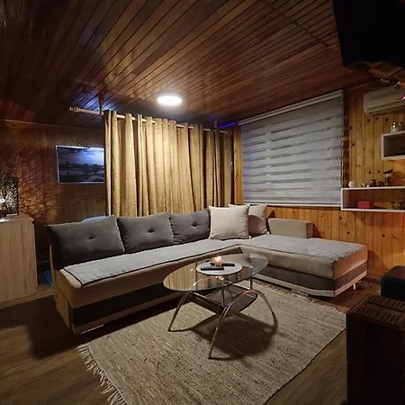 Lucky River Botel 3*