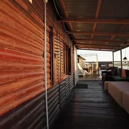 Lucky River Botel